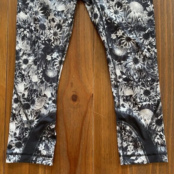 LULULEMON Run Inspire Crop II W6B70S Size 4 - Picture 3 of 9